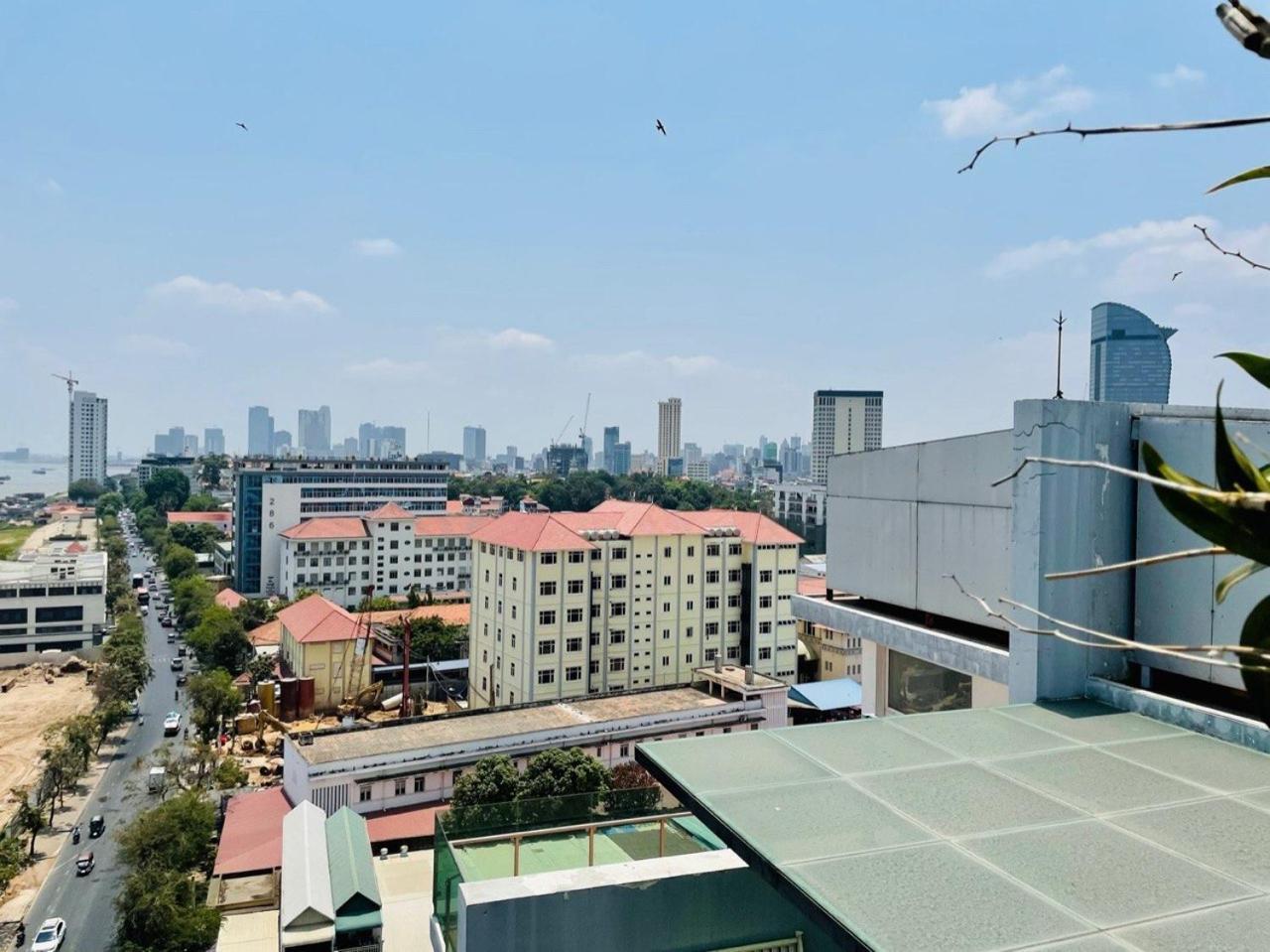 Lcs Hotel & Apartment Phnom Penh Dış mekan fotoğraf
