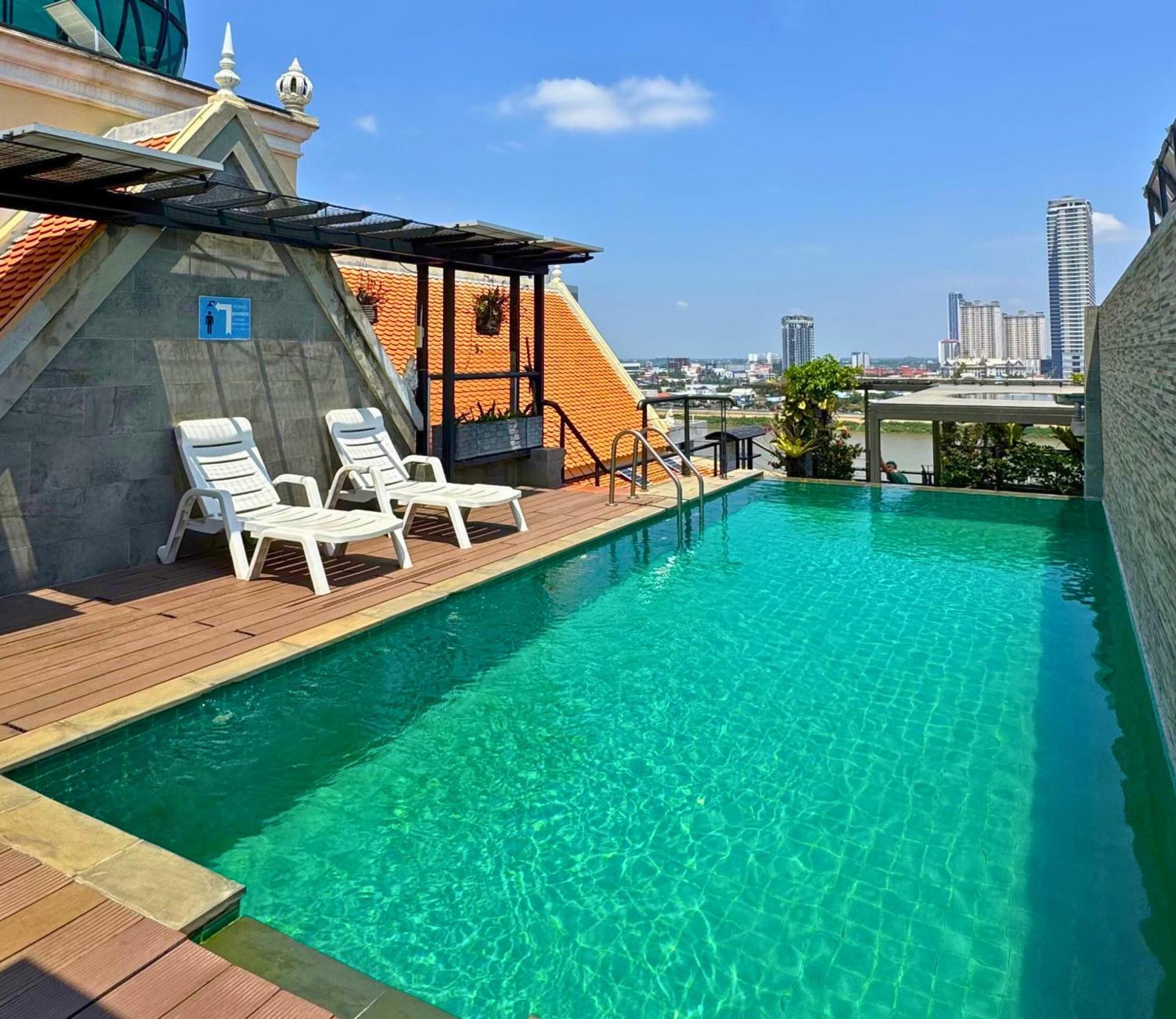 Lcs Hotel & Apartment Phnom Penh Dış mekan fotoğraf