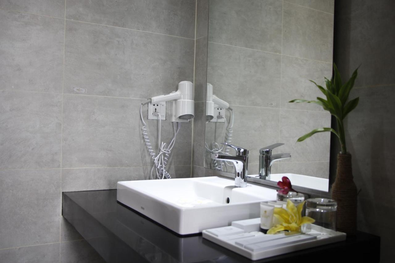 Lcs Hotel & Apartment Phnom Penh Dış mekan fotoğraf